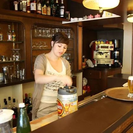 Restaurant Le Dauphin Saint-Pierre-des-Nids
